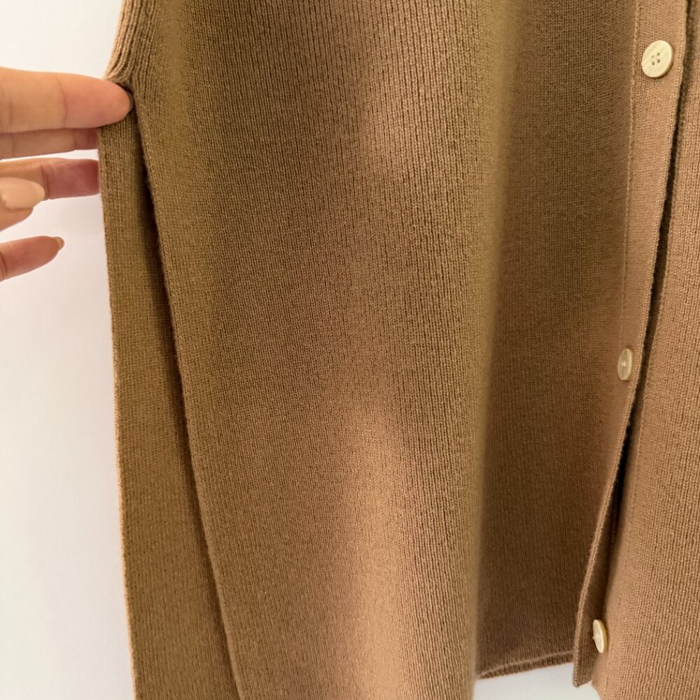 Theory Long Cardigan in 100% Cashmere V Neck Old Money Quiet Luxury - Picture 3 of 6
